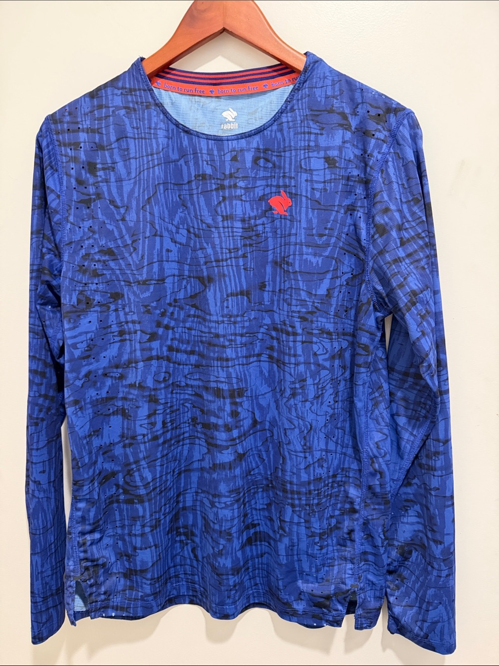 Rabbit Activewear Men’s Blue Long-Sleeve Performance Tee